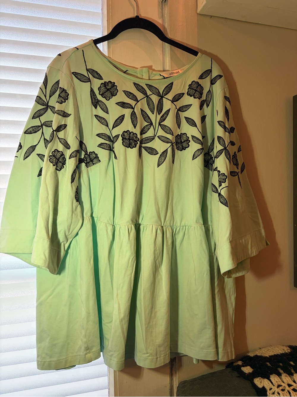Women's Mint Green Embroidered Tunic N2